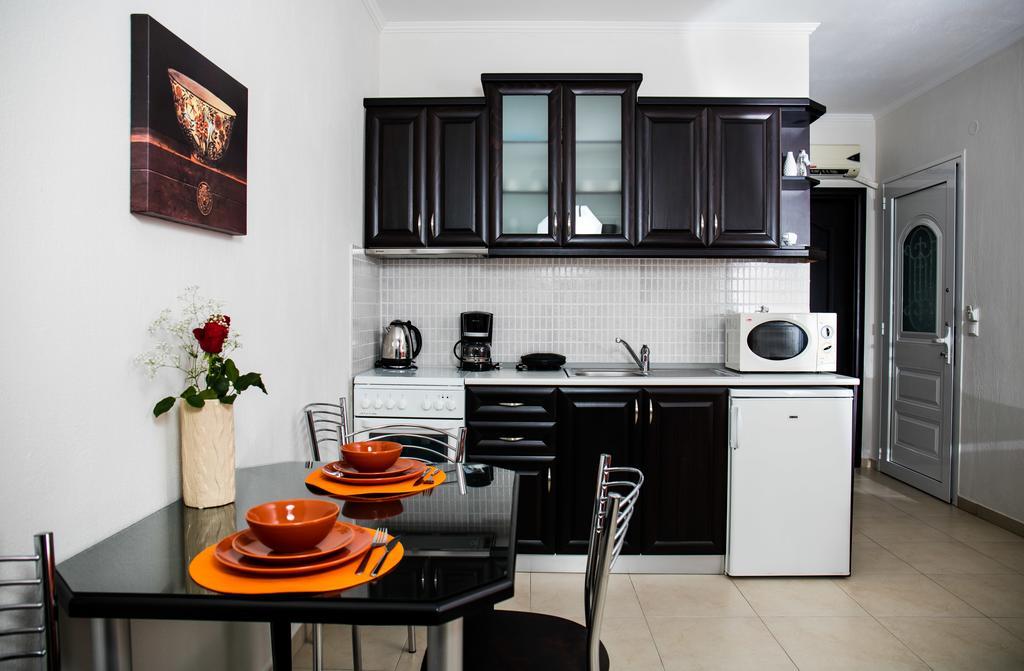 Niki Apartments Chrisi Ammoudia Exterior foto