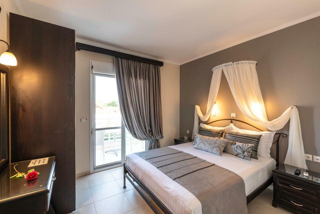 Niki Apartments Chrisi Ammoudia Exterior foto