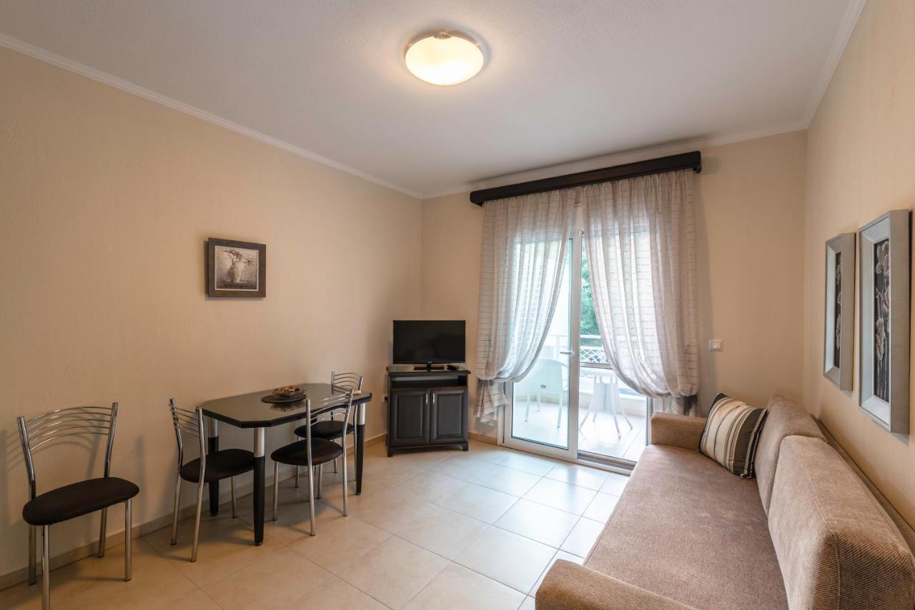 Niki Apartments Chrisi Ammoudia Exterior foto